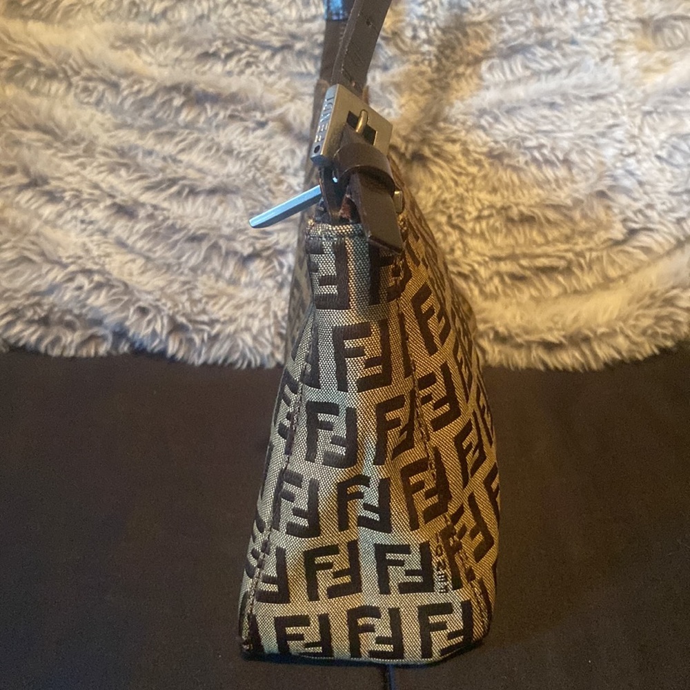 Fendi handbag - Picture 3 of 11